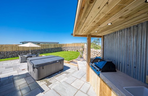 Llandanwg Cottage | Holiday Cottage Near Beautiful Llandanwg Beach | Swyn-Y-Don