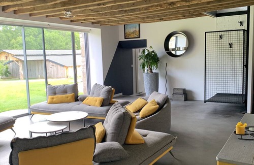 Allaire House | Maison de Campagne Moderne, Grands Espaces Tranquillité Assurée !