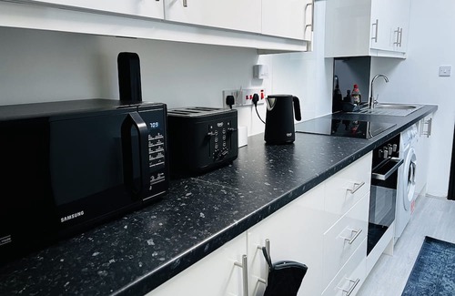 Sheldon Apartment | Cosy Stylish Pad Close to Airport, NEC & Nightlife