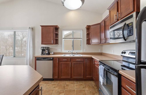 Bellevue House | Serene 2 Bdrm Home close to Offutt and Omaha