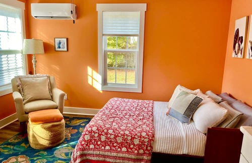 Southern Pines House | The Birdie Bungalow - quaint, fully fenced, pool and deck in Southern Pines