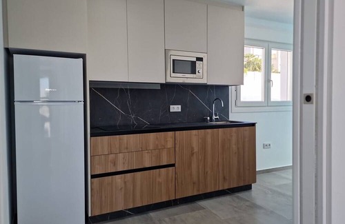 Almerimar Apartment | Apartment 'Apartamento Gaviota 1' with Shared Terrace, Wi-Fi and Air Conditioning