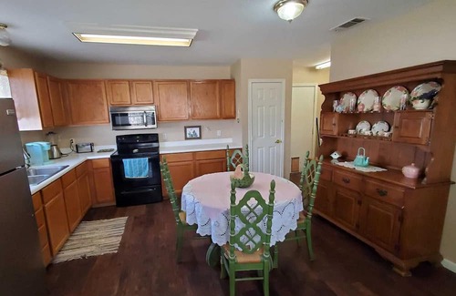 Matador House | Comfortable cottage in Matador TX with fenced back yard. Pet and horse friendly!