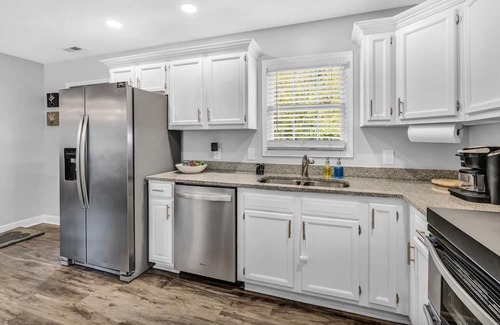 Owensboro House | Updated home close to hiking trails, ballpark's and downtown. Pet friendly!