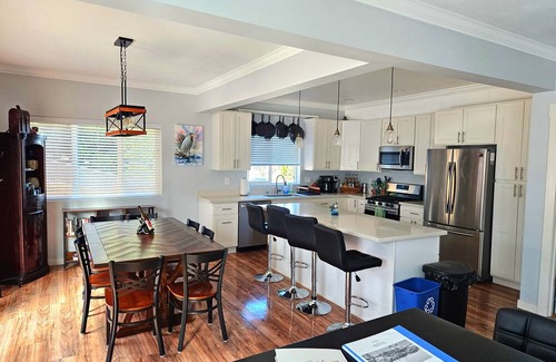 Hilltop House | New Luxury Hilltop Home Near Downtown Tacoma w/Room for All