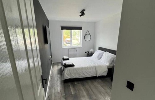 Enfield Lock Apartment | Modern luxury two-bedroom apartment