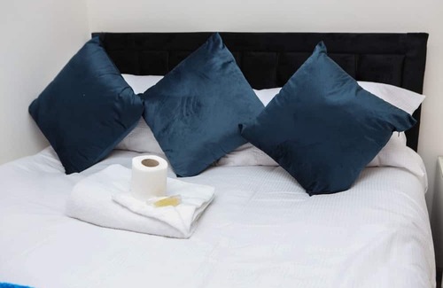 Gillingham House | QUEENS GUEST HOUSE