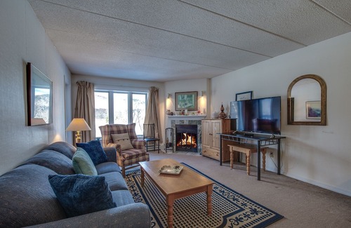 Killington Condo | Pico Mountain Condo: Ski On/Off, Close to Killington. C307