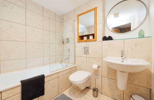 Leeds City Center Apartment | Leeds Dock: 2 Bedroom Haven