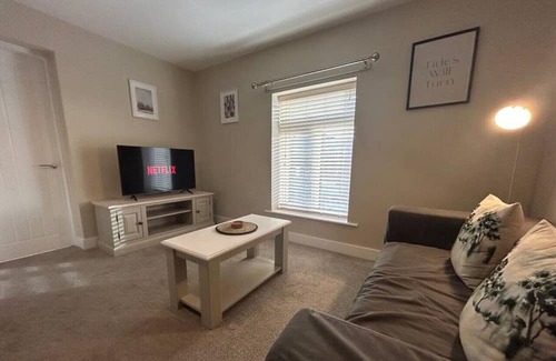 Burslem Apartment | Modern Relaxing Space