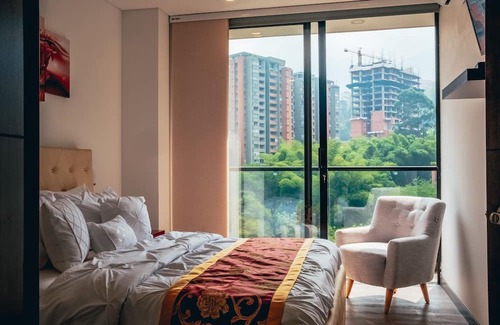 Los Naranjos Condo | Apartamento en poblado, Locacion única,near by all mall and restaurants