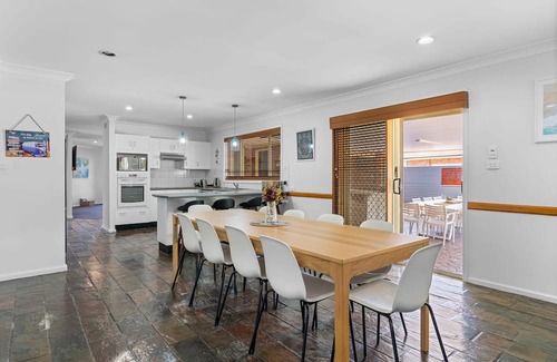 Pelican House | Serene Family Paradise