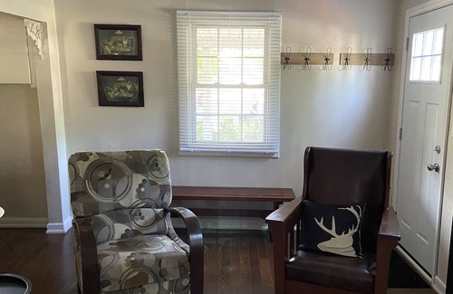 Brights Grove Cottage | Cozy cottage within Sarnia Lambton in the heart of Brights Grove
