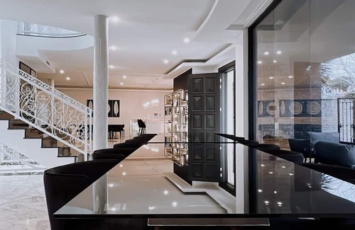 Drummoyne House | luxury entertainer's mansion close to water