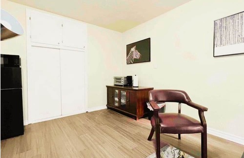 Central Oklahoma City Apartment | Cozy house- Step from OK's Zoo-
