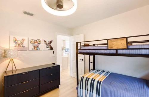 Palm River Estates House | Beautiful Palm River 3BR Gem Retreat
