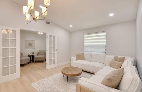 Palm River Estates House | Beautiful Palm River 3BR Gem Retreat