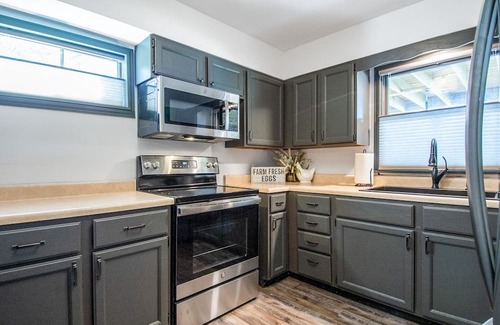 Holts Summit Apartment | FARMHOUSE APARTMENT on 7+/- Acres with Farm Fresh Breakfast + Crackling Bonfire