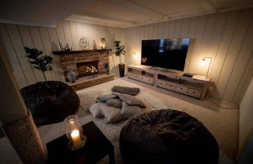 Cottonwood Heights House | rambler between the canyons