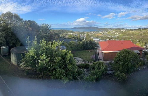 Cable Bay House | Breath taking views, lots of room for whole family/friends for fun in the sun