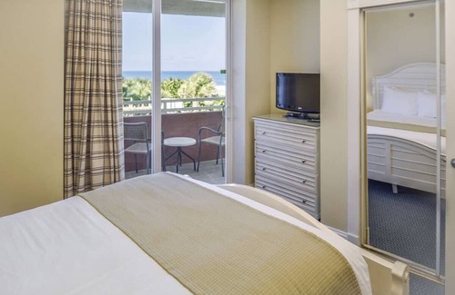 Bostroms Resort | Embrace The Laid-Back Beach Life. A seaside retreat with small-town charm