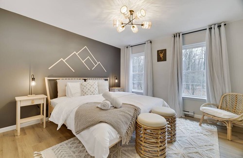 Locust Lake Village House | Luxurious Pocono Mountain Getaway