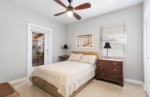 Tarpon River House | Fort Lauderdale home, minutes from Las Olas and beach, pet/family friendly