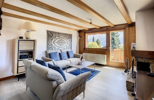 Verbier Apartment | 2 Bedroom apartment *** - 2nd floor - close to the sport centre and a bus stop, Verbier shuttle and