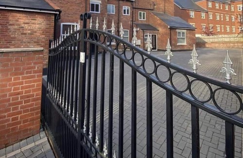 Wolverhampton Apartment | Beautiful 1-Bed Apartment in Wolverhampton