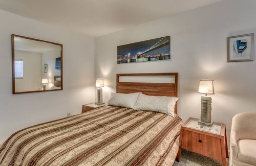 Downtown Apartment | Cozy Apartment Near UCSF Fresno & Downtown