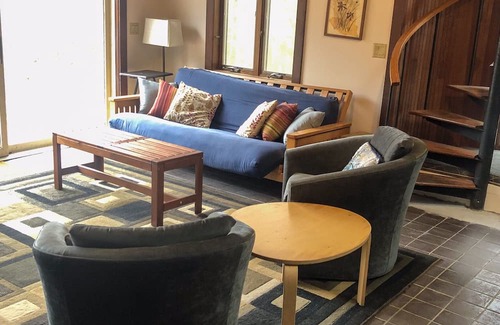 Wareham House | Secluded Bayview Retreat: Your Private Haven in Conservation Forest