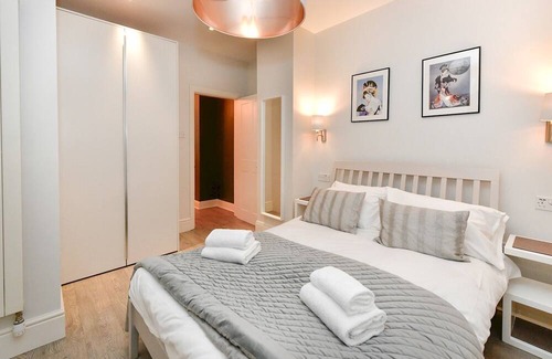 Pontcanna Apartment | Pass the Keys | 1 Bed Apartment with Parking