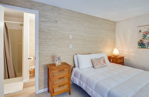 Conway Condo | Cozy Conway Retreat Near Skiing + Hiking Trails!