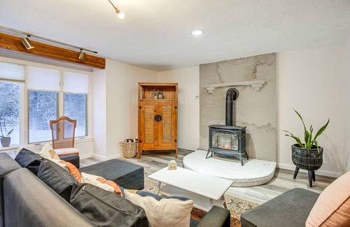 Conway Condo | Cozy Conway Retreat Near Skiing + Hiking Trails!
