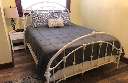 Dry Ridge House | FLAT RATE! Historic Beauty only 5 miles from Ark