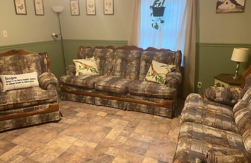 Blue Jay House | Conveniently located off I-64, in the heart of the New River Gorge National Park
