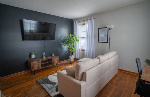 Owensboro Apartment | Carter Road Gem!
