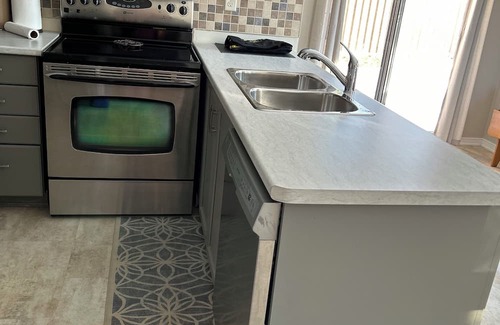 Barrie House | Cozy Home away from home! Spacious 3 bedrooms, 2 1/2 bath house.