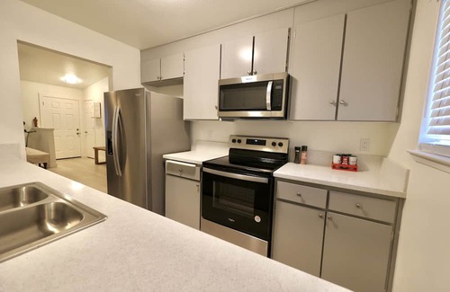 Yuba City Apartment | Newly Remodeled Duplex Delite Walking Distance from Down Town Yuba City
