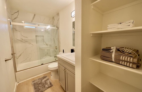 Yuba City Apartment | Newly Remodeled Duplex Delite Walking Distance from Down Town Yuba City