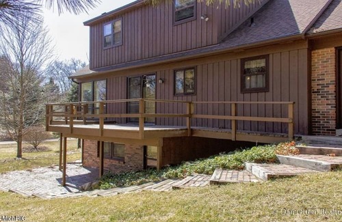 Grand Rapids House | A Quiet Slice of Country in the City