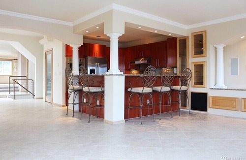 North End House | Huge, beautiful home for entertaining