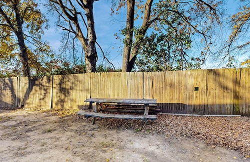 Denton Apartment | Modern guesthouse with great location near downtown