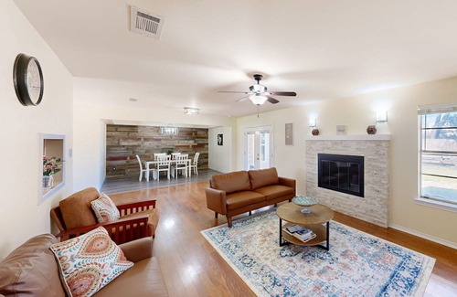 Denton House | Spacious home with front/back yards & great location near downtown