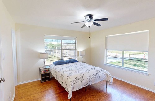 Denton House | Spacious home with front/back yards & great location near downtown