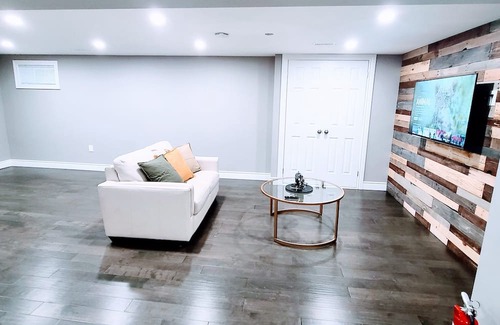 Hamilton House | Large Cottage, 5BR, Hot Tub, BBQ