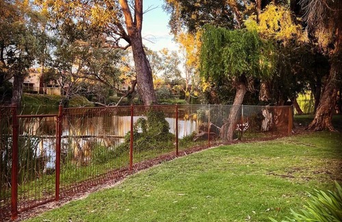 Maylands Apartment | Entire Apartment next to Lake and Swan River - Green Oasis near the City
