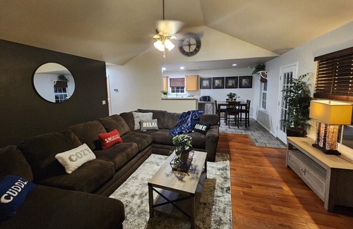 Lowell House | Cozy home with Pool in central NWA