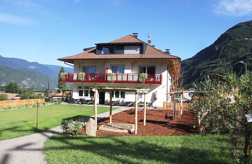 Terlano Apartment | Apartment 'Residence Egger Apt C' with Mountain View, Wi-Fi and Air Conditioning