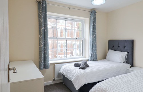 Walton on the Naze Cottage | 21C SAVILLE ROAD, country holiday cottage in Walton-On-The-Naze